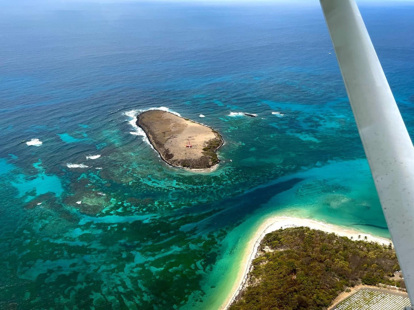 Vol au Nord et au Sud de La Martinique en avion !