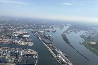 Bremen von oben inklusive Weserstadion und Bunker Valentin