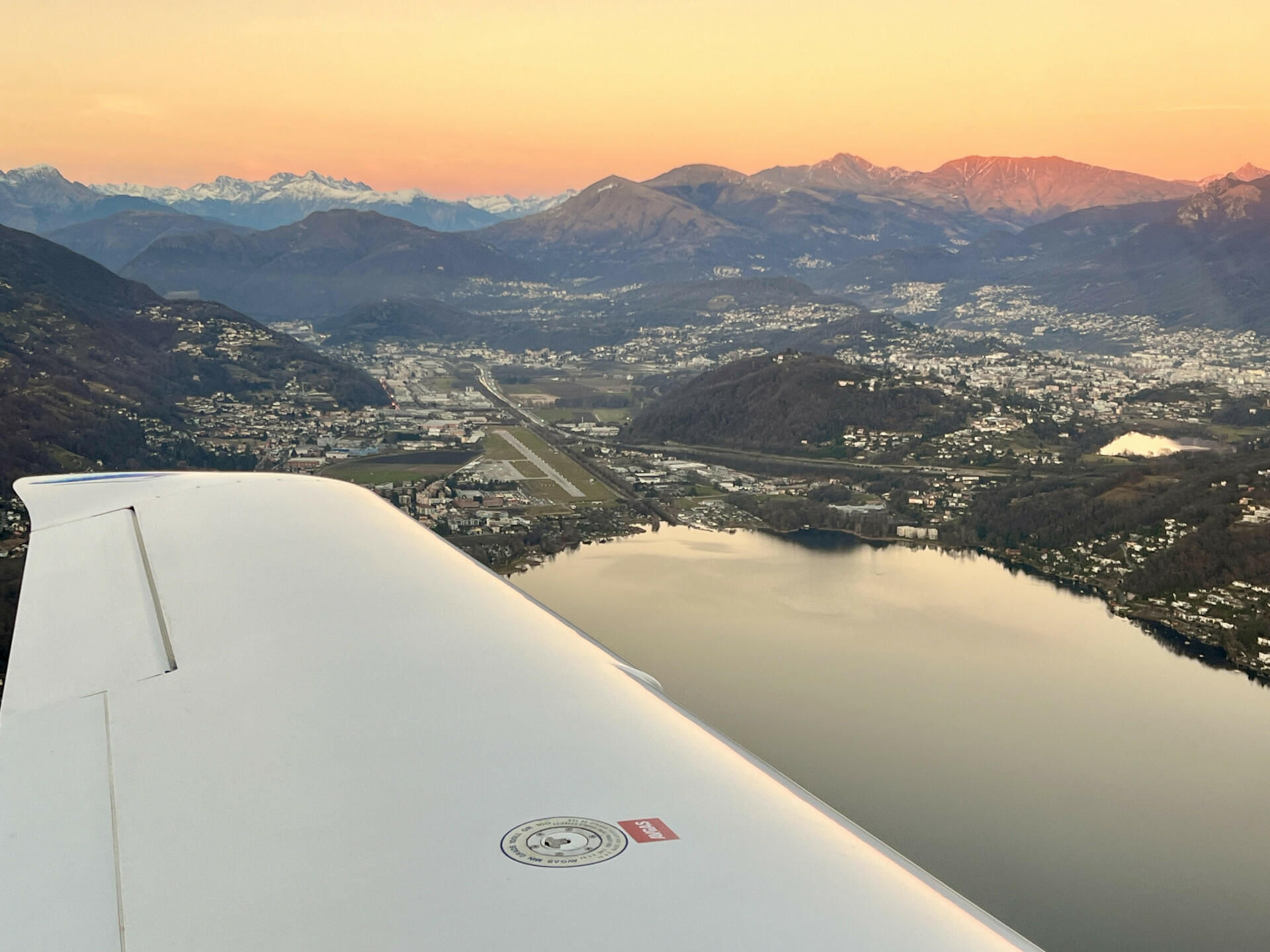 What about this golden hour scenery? 🌅