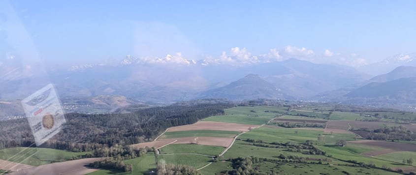 Vol sur le piémont pyrénéen depuis Pau