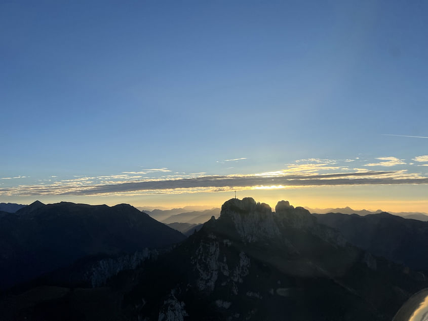 Rundflug in den Sonnenuntergang