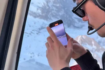 Passagier an einem anderen Alpenflug