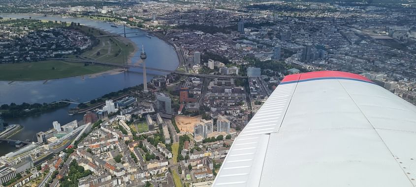 Rundflug: Niederrhein eine Stunde in einer PA-28