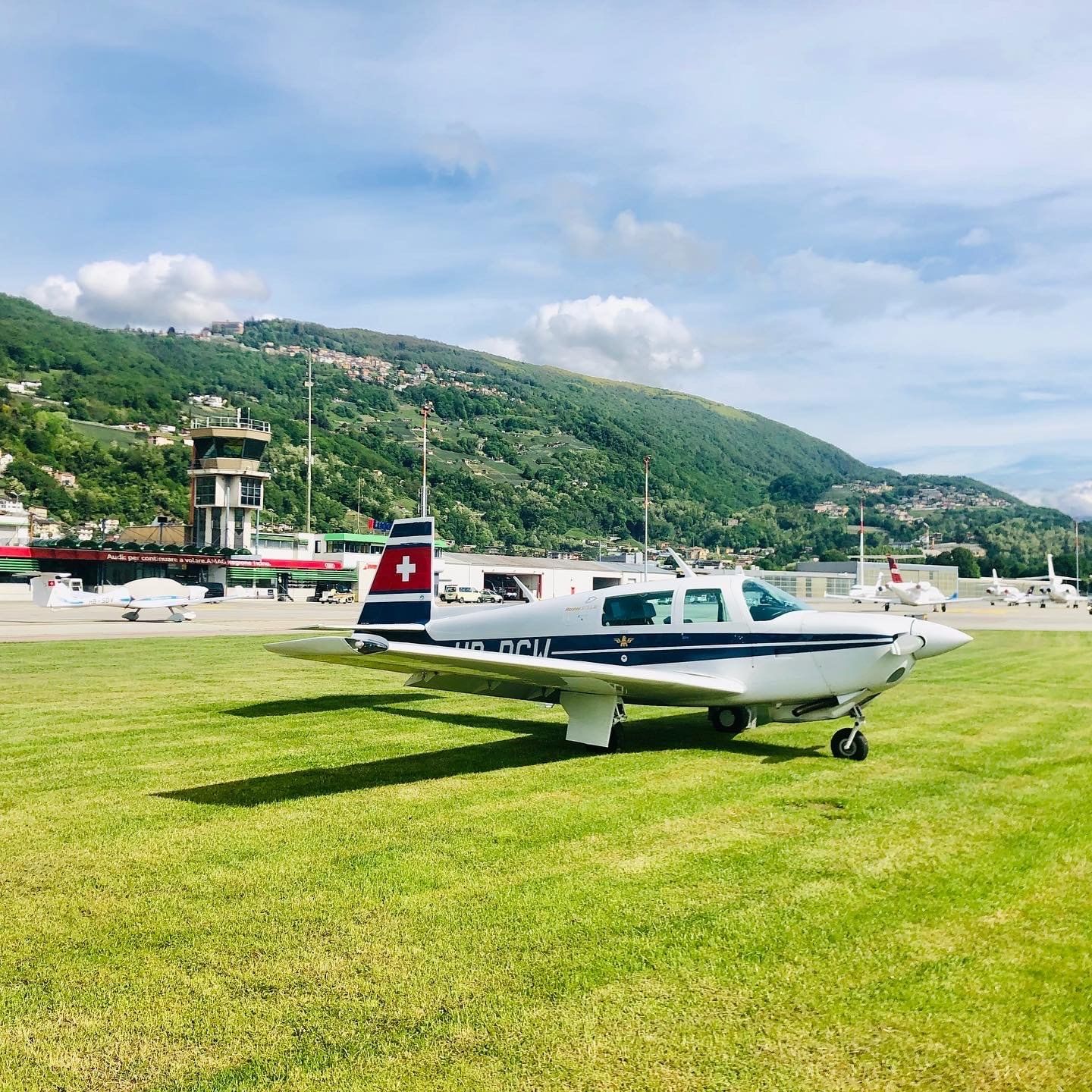 Mooney M20J