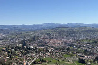 Vol au dessus du Mézenc ,le Puy en Velay et Pierre sur Haute