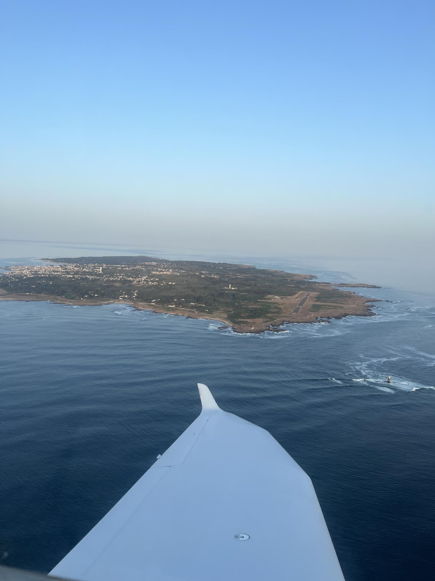 Yeu en or : tour de l'ile au coucher du soleil