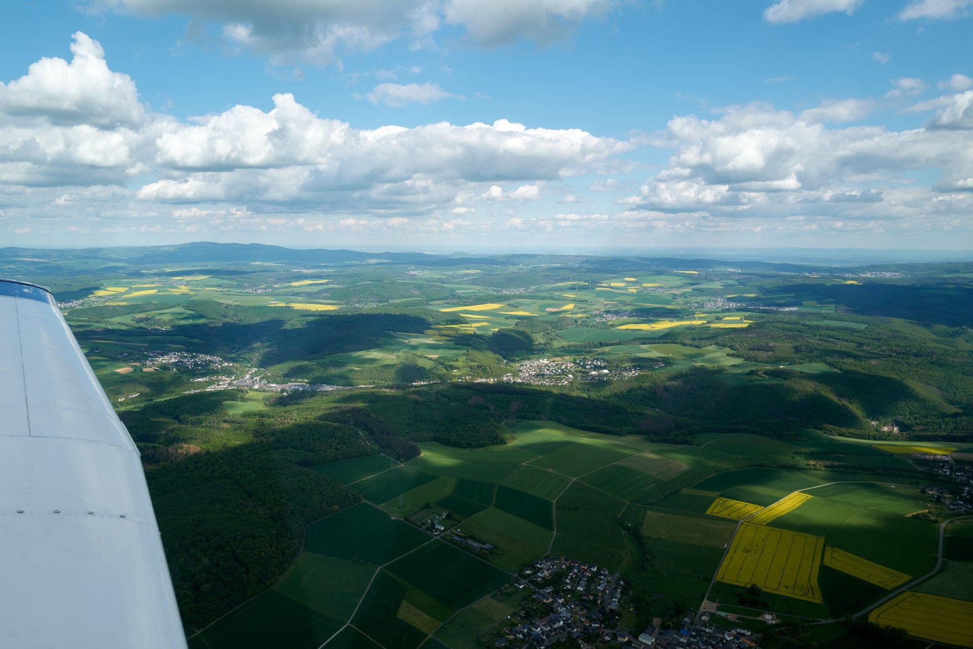 Nach Coburg fliegen wir über viele schöne Landschaften