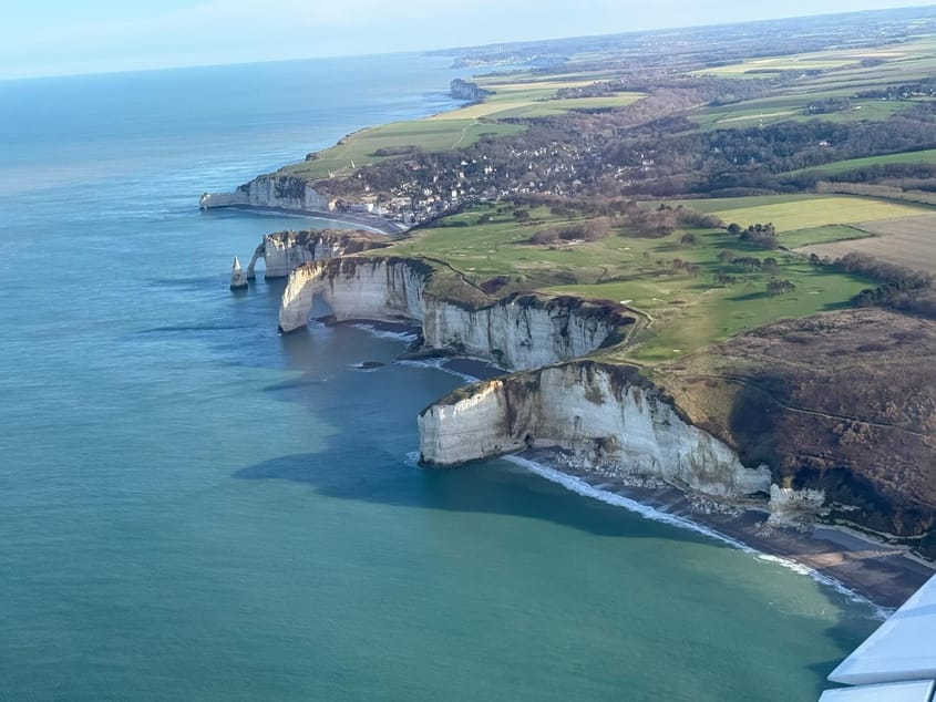 Le pont de Normandie et les falaises d'Etretat