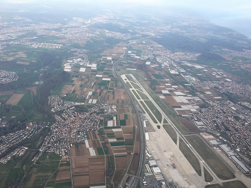 Flug von Augsburg nach Saarbrücken