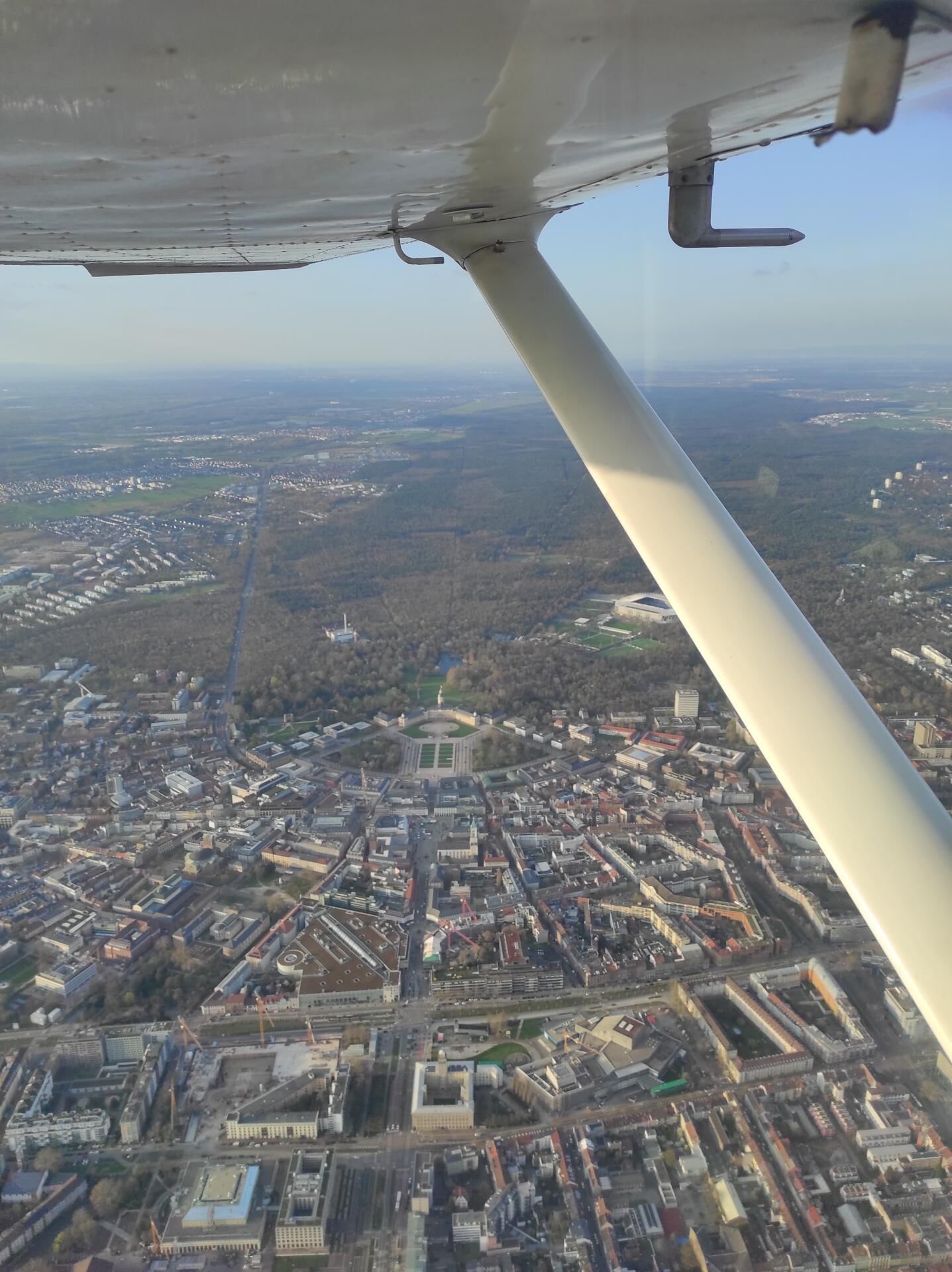Rundflug über Pfalz und Karlsruhe
