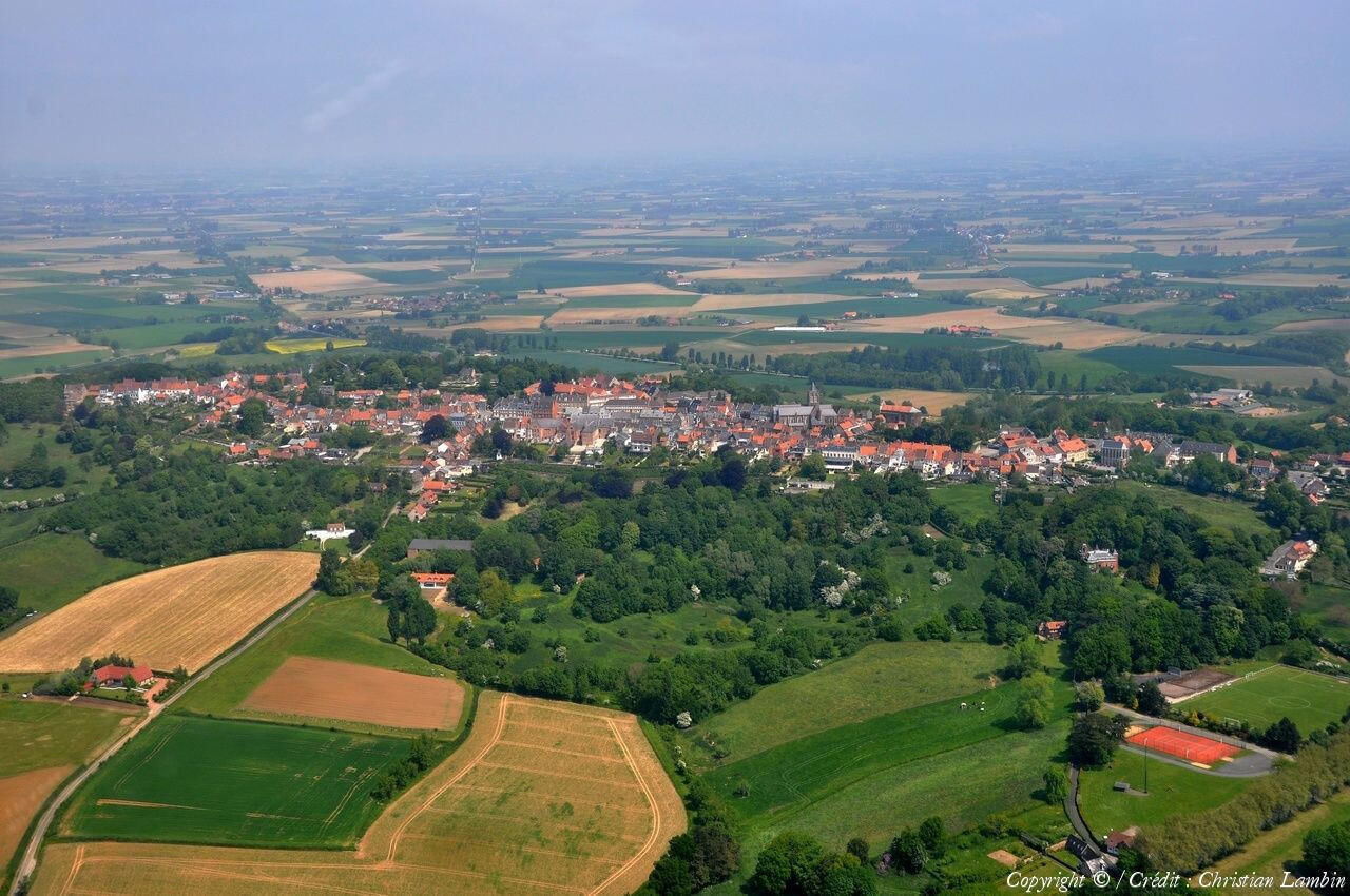 Balade aérienne : Les monts des Flandres depuis Merville