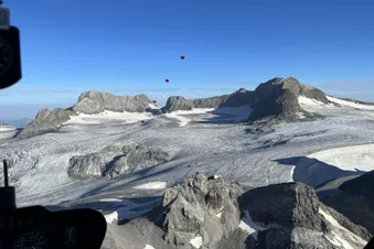 Helicopter Landing on a glacier at 10'000feet - 3000m