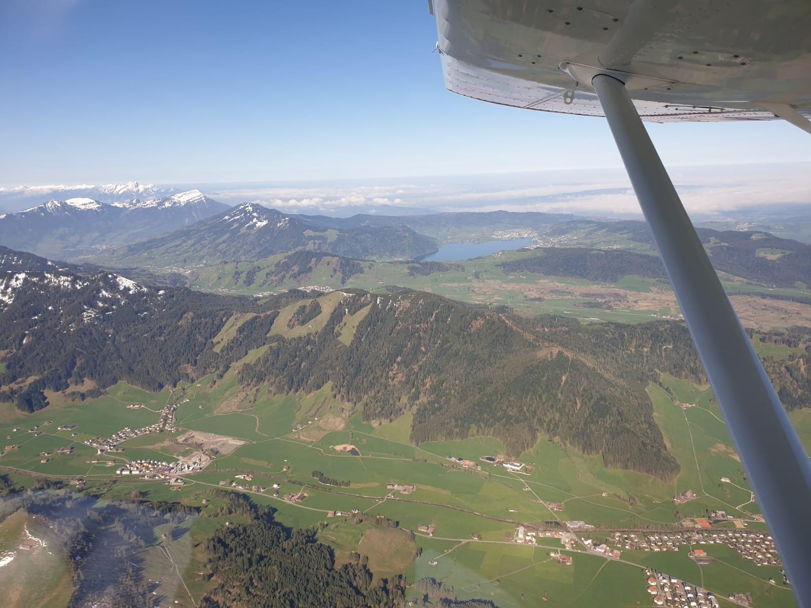 Sechs-Seen-Rundflug für ein Passagier