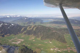 Sechs-Seen-Rundflug für ein Passagier