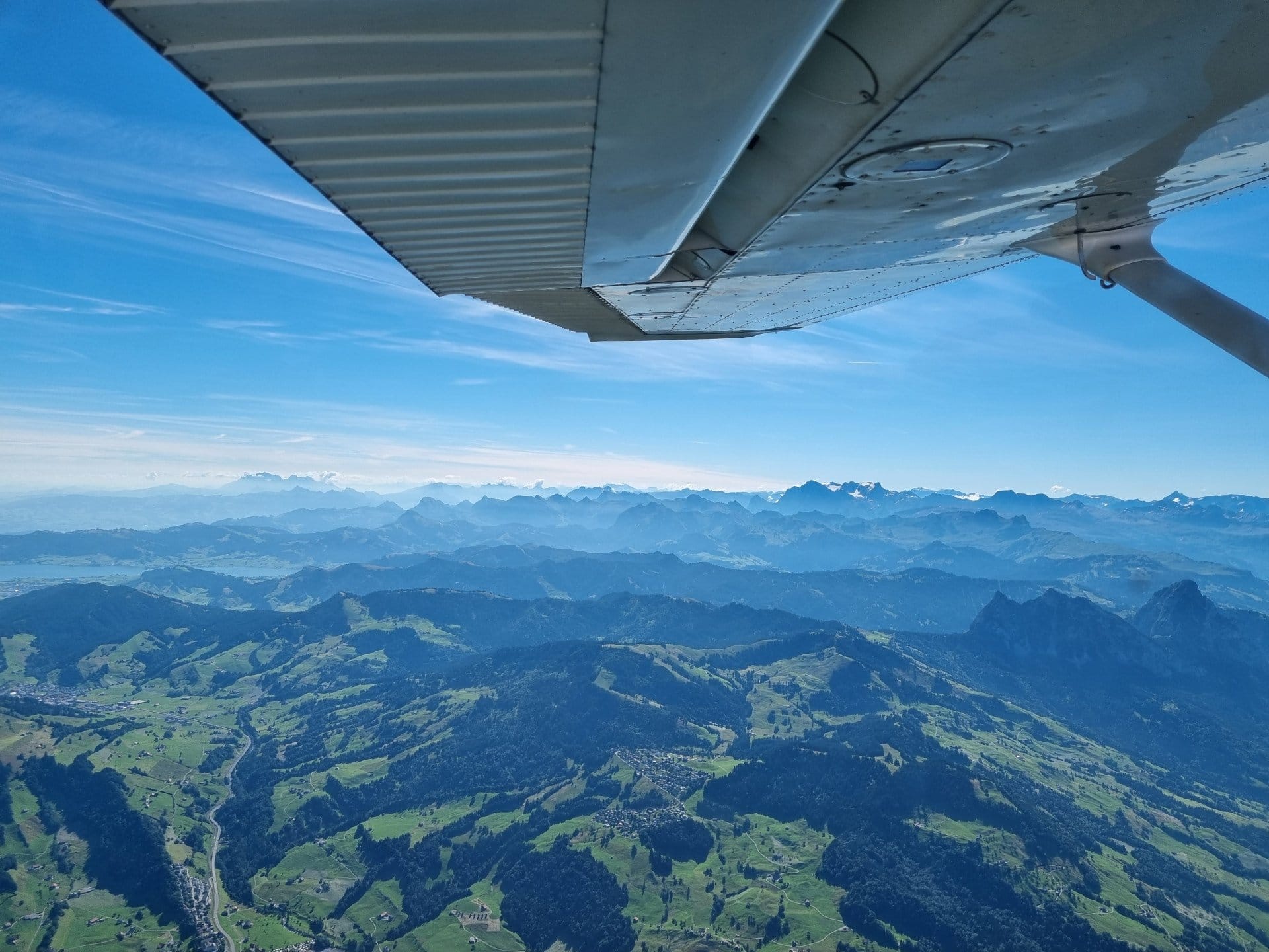Rundflug nach Wunsch 3 Plätze 2h