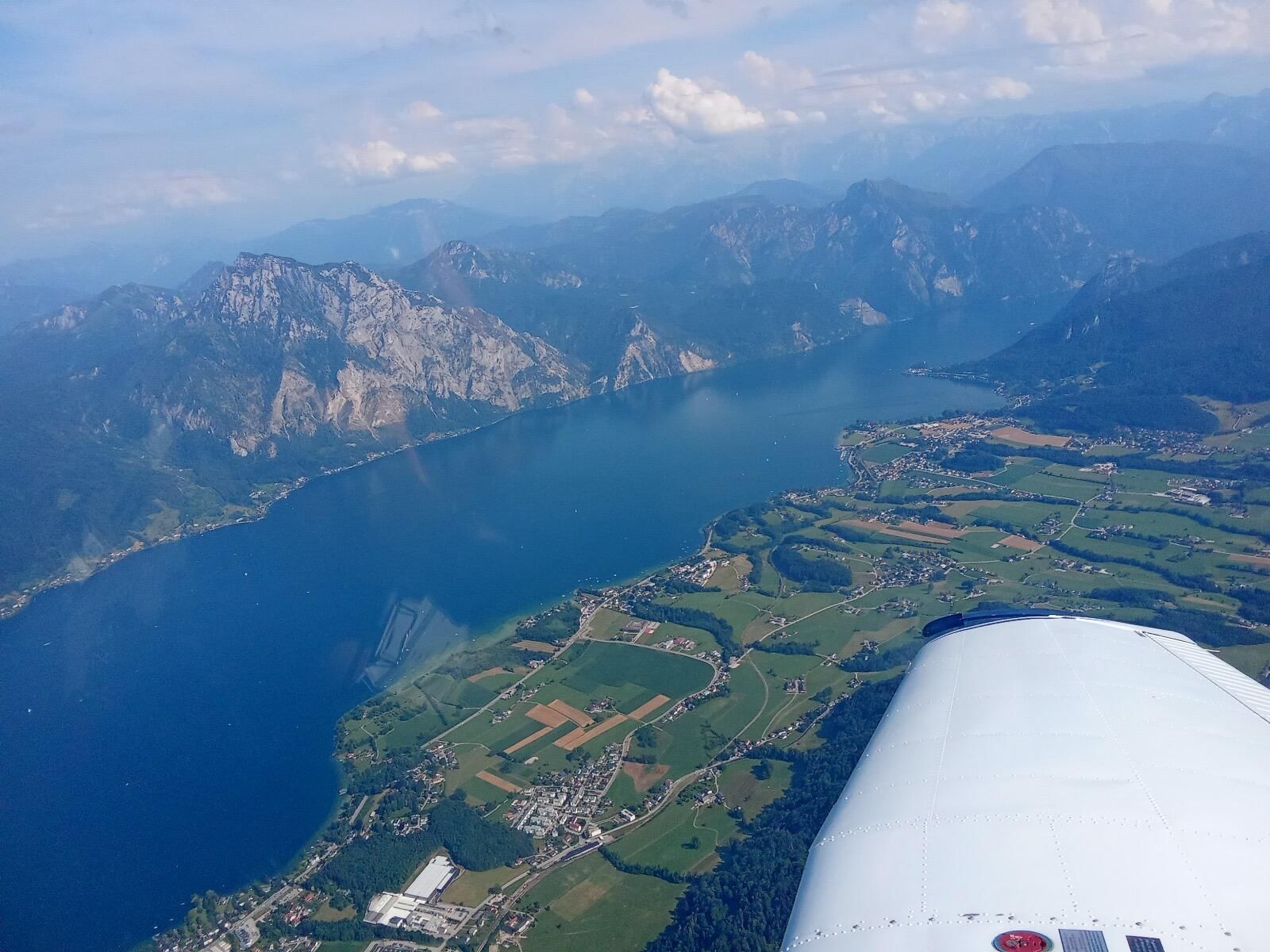 Alpenrundflug Traunsee–Höllengebirge–Attersee