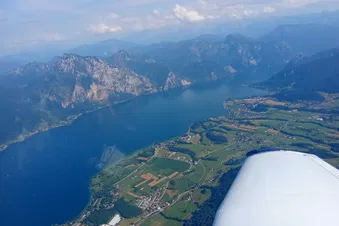 Alpenrundflug Traunsee–Höllengebirge–Attersee
