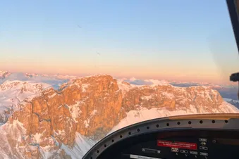 Vol au dessus du Lac de Serre-Ponçon, Pic de Bure et Ceuze