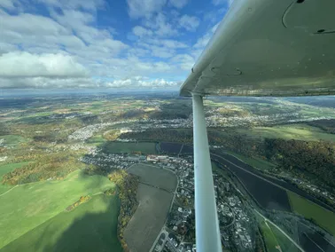 1 Stunde fliegen - freie Wahl - bis 3 Personen bis 300 kg