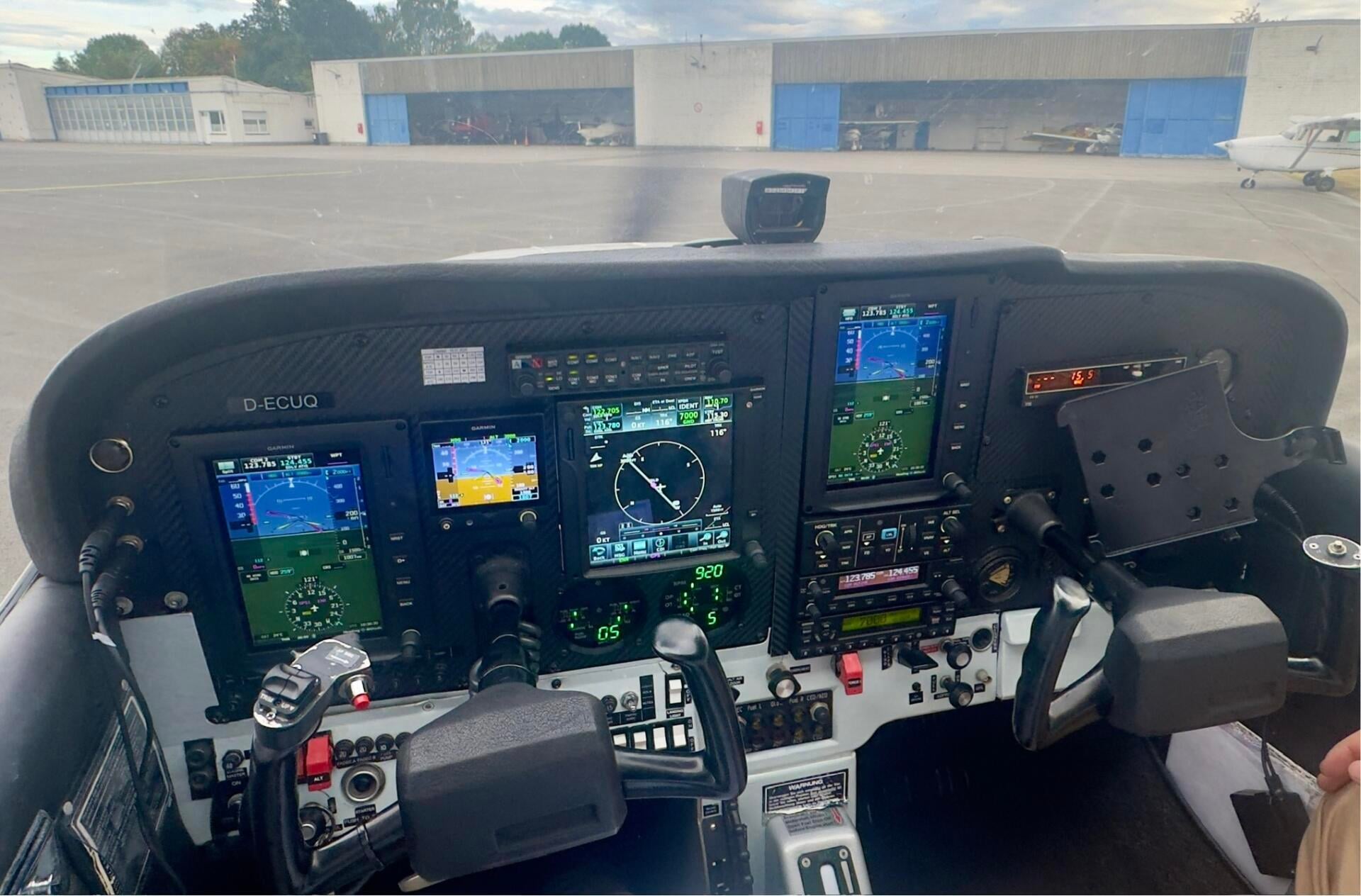 Kaum eine Cessna 172 hat eine vergleichbar hochwertige Avionikausstattung, die fast keine Wünsche offen lässt.