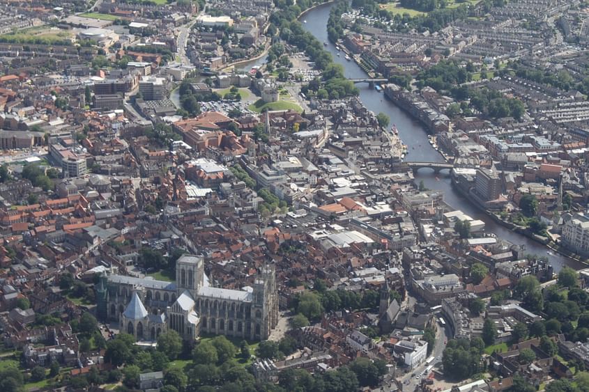 York Sightseeing in Cessna 172, take off from Leeds