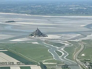 Survol du Mont Saint Michel