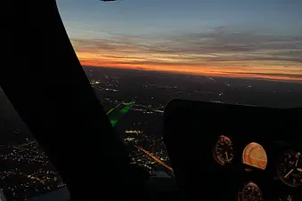 Rundflug durch die Nacht