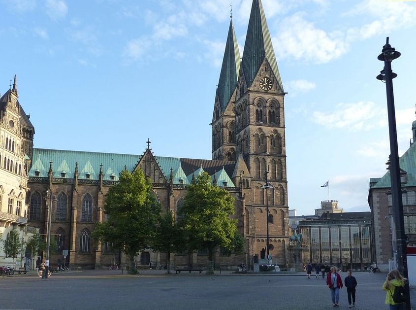 Explore Bremen, with options to stop en route.