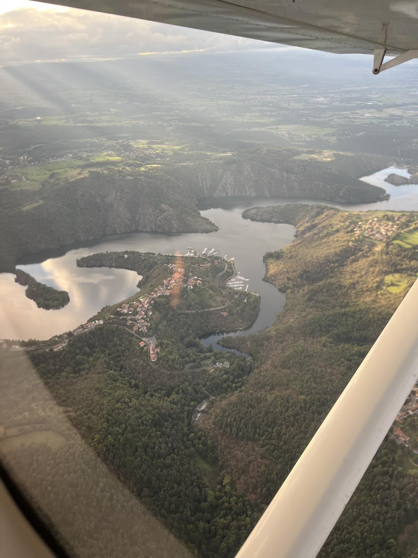 Balade aérienne au dessus du Pilat et des gorges de la Loire