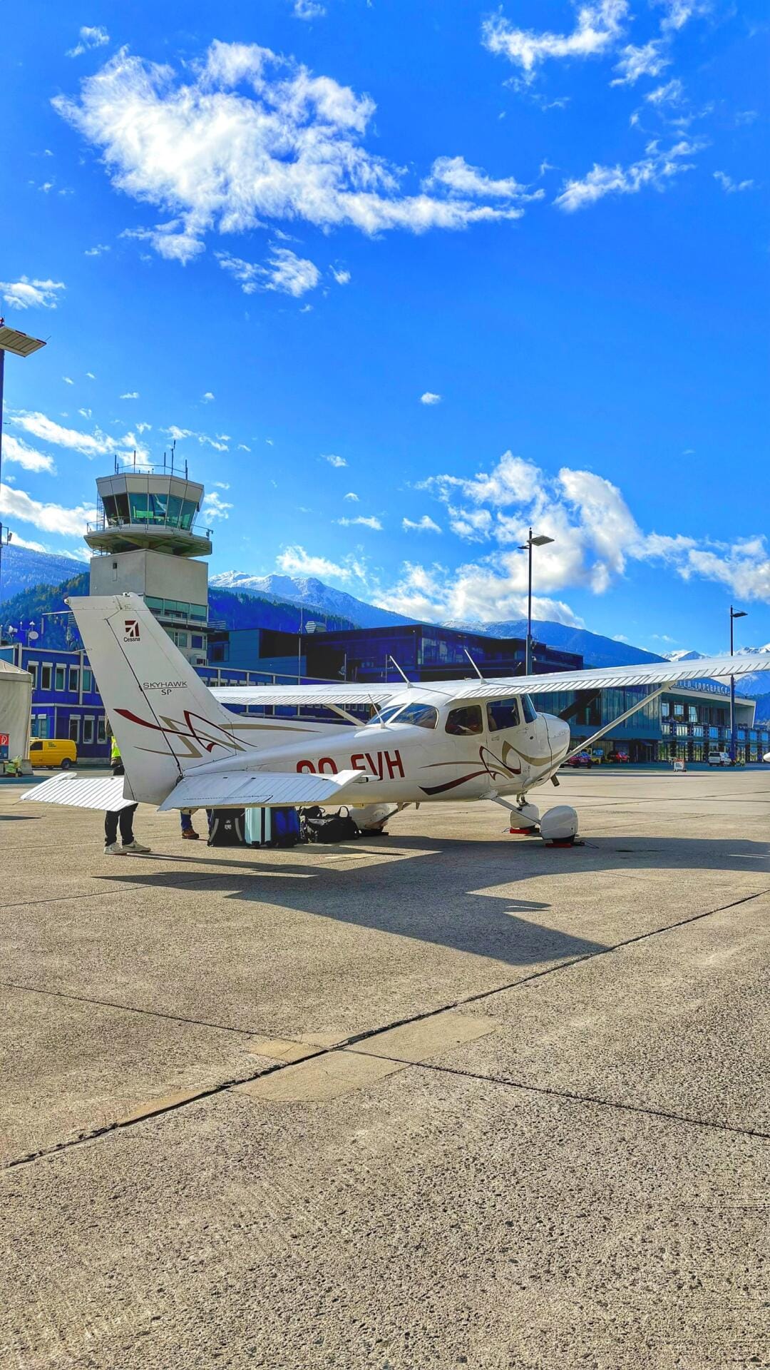 Cessna 172SP OO-EVH at LOWI Innsbruck