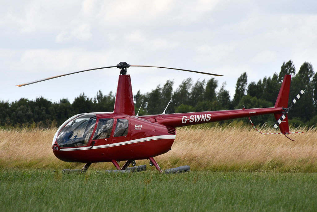 Robinson R44