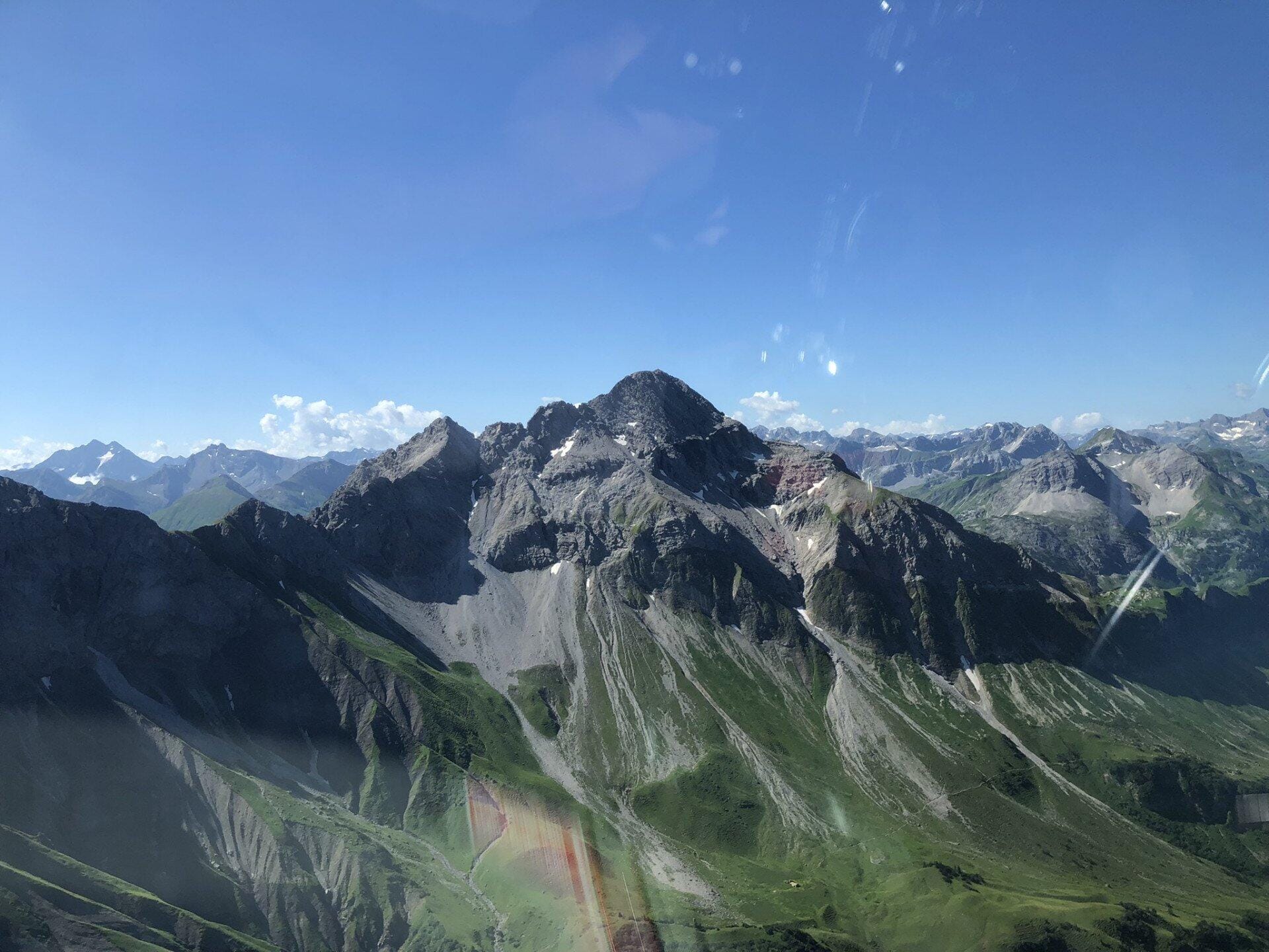 Schöner Bodensee und Alpen Rundflug