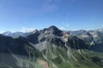 Schöner Bodensee und Alpen Rundflug