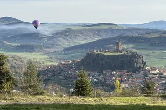 Vol au dessus du Mézenc ,le Puy en Velay et Pierre sur Haute