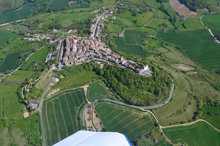 🤩 Cordes sur Ciel