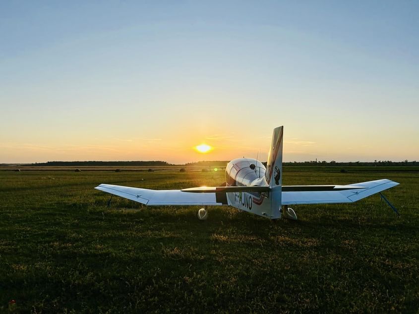 Balade aérienne au couché du soleil !