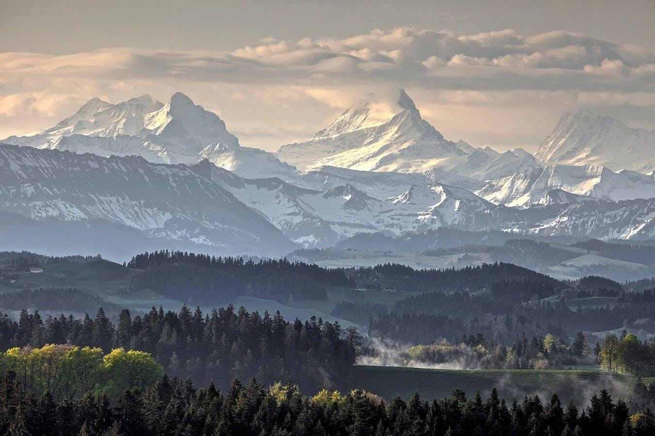 Vol panoramique des Préalpes aux géants des Alpes bernoises