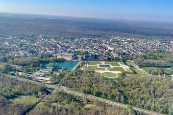 Balade aérienne : Seine, lacs & Château Fontainebleau