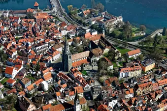 Konstanz Quelle https://commons.wikimedia.org/wiki/File:Das_M%C3%BCnster_Konstanz_aus_dem_Zeppelin_fotografiert._01.jpg
