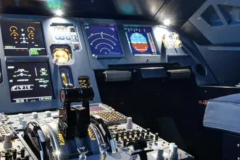 "Alpenabenteuer" - Airbus A320 Pilot für einen Tag im SIM