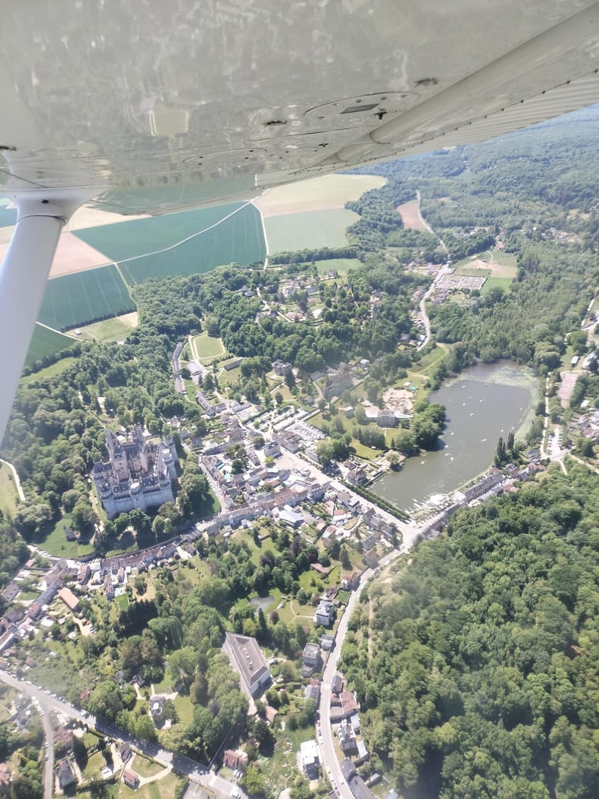 Châteaux et abbayes vus du ciel !