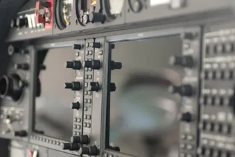 Das Cockpit eines Flugzeuges