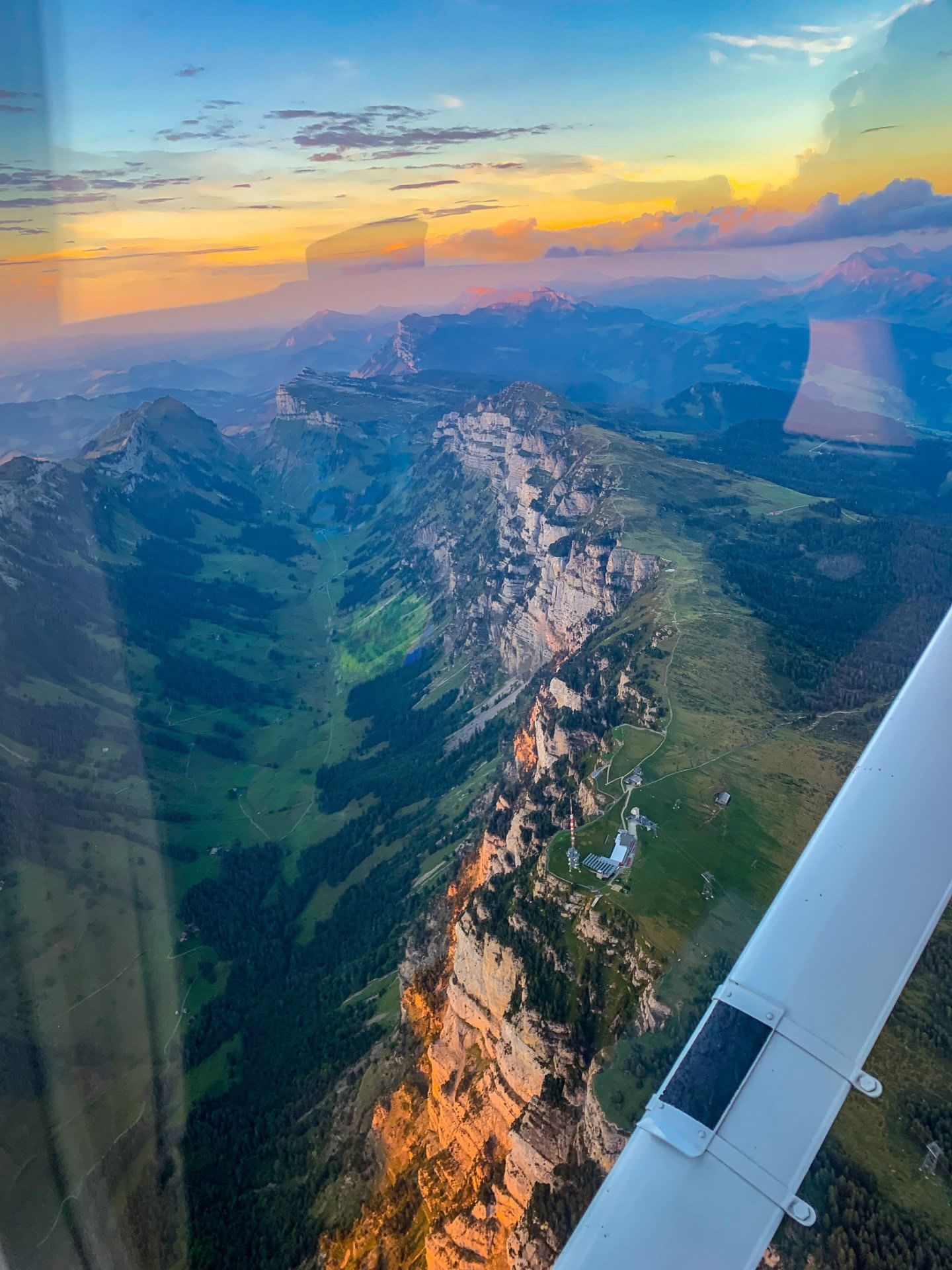 sundowner flight -  zur schönsten Region der Schweiz