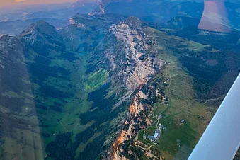 sundowner flight -  zur schönsten Region der Schweiz
