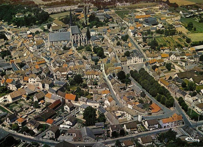 Gallardon et sa tour en ruine