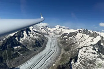 Vol au dessus des Alpes suisses