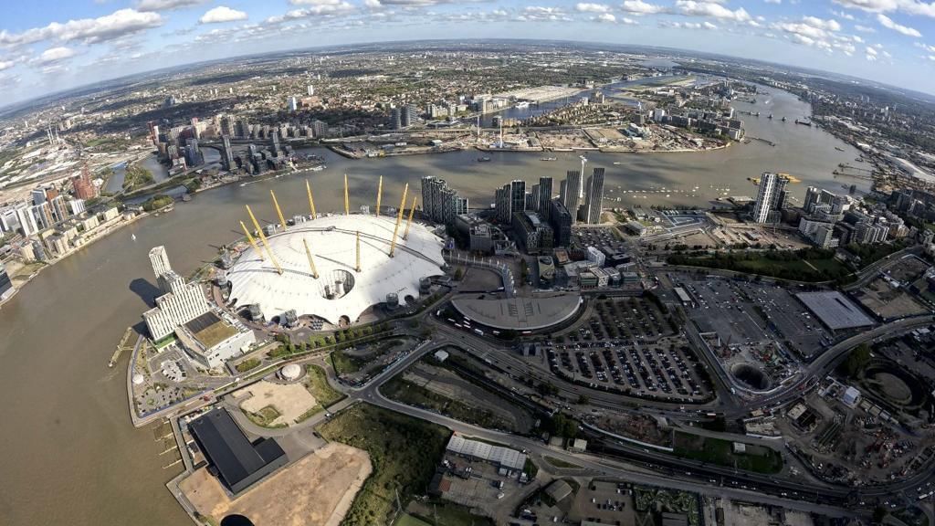 Central London Helicopter Flight - See the Iconic City.