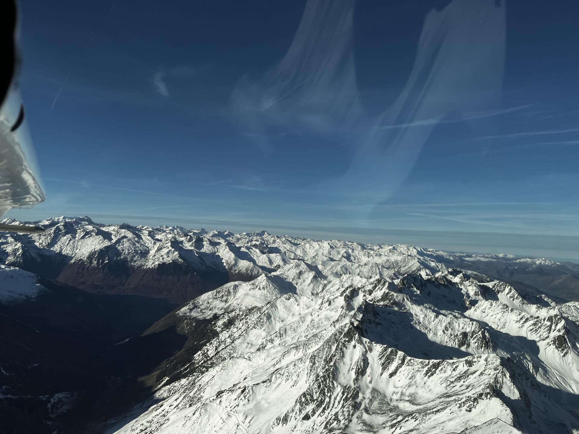 Survol des Pyrénées et Escale à Saint Girons