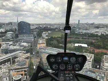 Hélico: Atterrissage à l'héliport d'Issy-les-Moulineaux