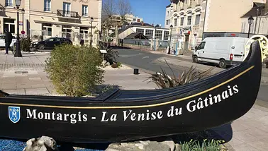 Suivez le Canal d’Orléans jusqu’à la Venise du Gâtinais